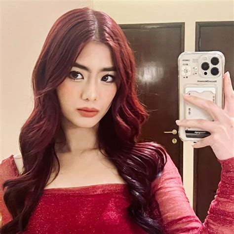 Bini Mikha In 2024 Pretty Brunette Pretty People Red Hair