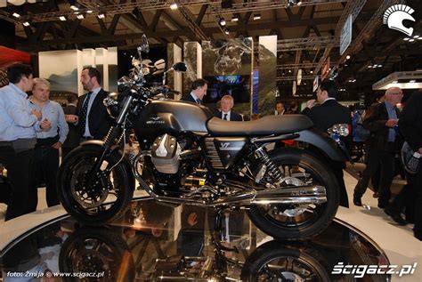 Zdj Cia Motoguzzi V Targi Eicma Glos Rozsadku