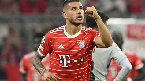 FC Bayern Hofft Auf Hernandez Verbleib Langfristig Binden