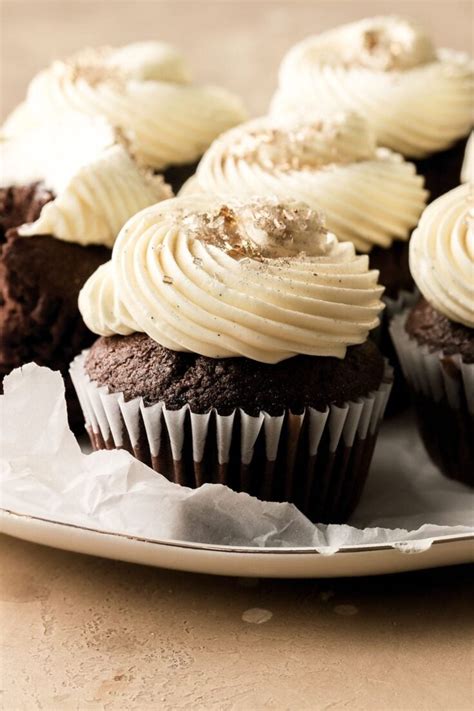 Chocolate Cupcakes With Vanilla Frosting Baran Bakery