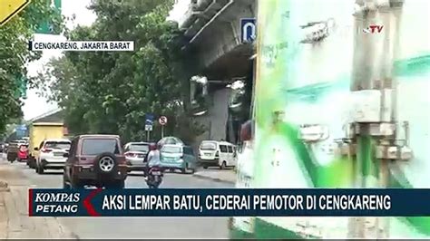 Aksi Pelemparan Batu Di Cengkareng Terekam Kamera Warga Pengendara