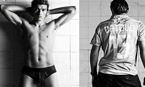 D Tolo En Penitencia Por Posar Para Una Revista Gay Infobae