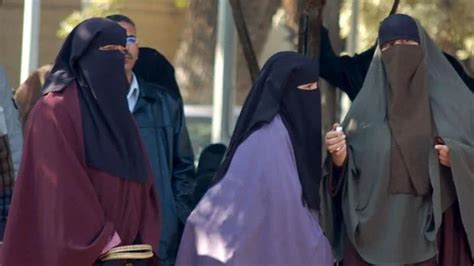 La Justicia Prohíbe Dar Clases Con Niqab En Universidad De El Cairo