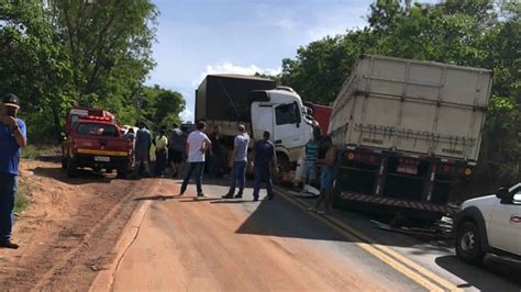 Cinco Ve Culos Se Envolvem Em Grave Acidente Na Mg Em Presidente