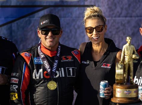 Tony Stewarts Wife Leah Completes Her Racing Tradition One Last Time