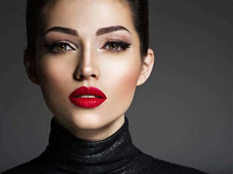 7 Swoon Worthy Makeup Ideas For Black Dresses Sheideas