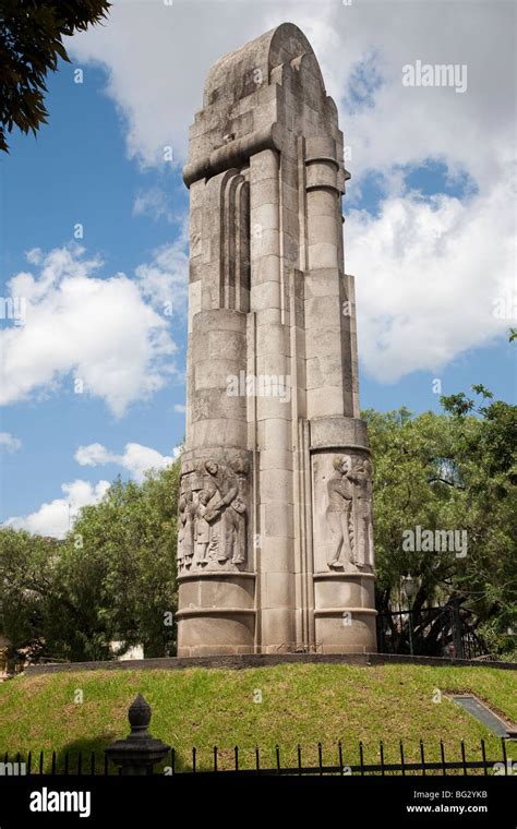 Monumento en el Parque de Centro América en Quetzaltenango Guatemala