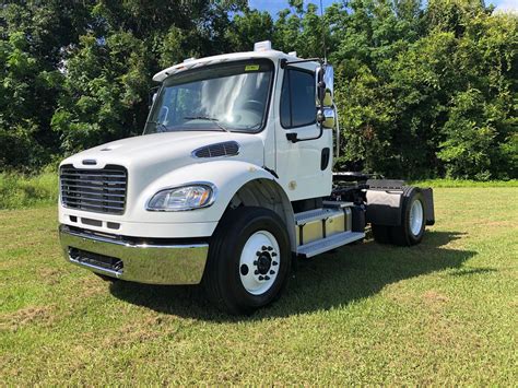 2019 Freightliner M2 106