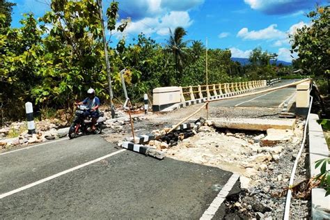 Warga Gunungkidul Berharap Kerusakan Jalan Akibat Cuaca Esktrem Bisa