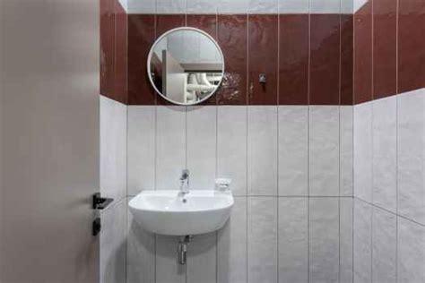 10 Tips for Improving Restroom Cleanliness in Busy Facilities - TRAX ...