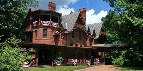 50 of the Most Famous Historic Houses in America | Castles of the Realm