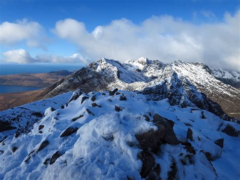 A Fast Winter Cuillin Ridge Traverse