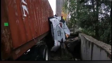 Caos En La México Toluca Un Tráiler Se Quedó Sin Frenos Y Aplastó Siete Autos El Heraldo De