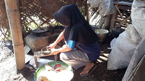 Kegiatan Sehari Hari Irt Masak Sederhana Pakai Kayu Bakar YouTube