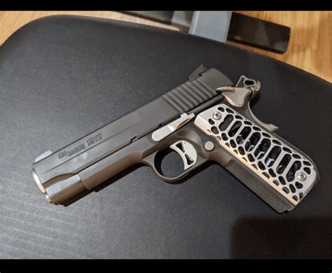 Sig Sauer 1911 Nightmare Grips