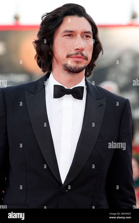 Adam Driver Bei Der Premiere Des Kinofilms Ferrari Auf Der Biennale