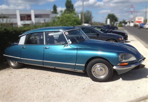 Location Citroën DS 21 PALLAS 1971 BLEU DELTA 1971 BLEU DELTA Batz sur Mer