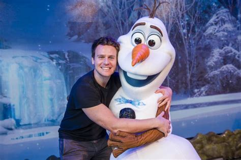 Jonathan Groff Kristoff Olaf Wdw Daily News