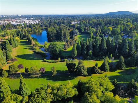 Eastmoreland Golf (Portland, OR): Is It Worth the Hype in 2024?