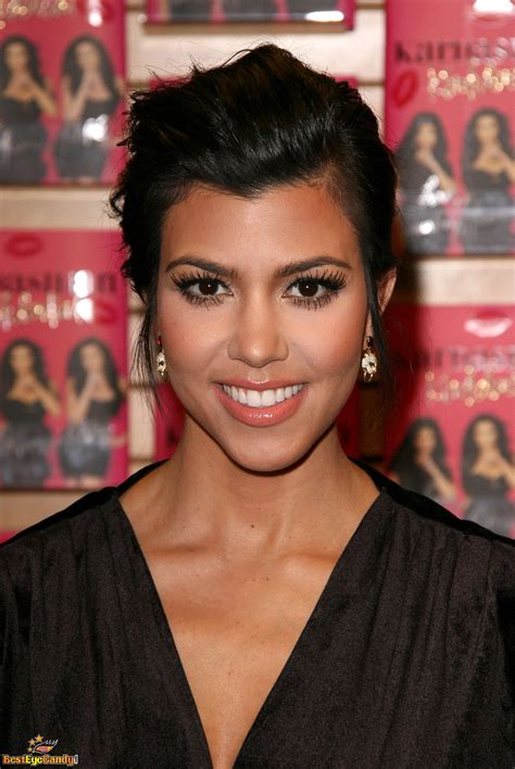 Pin By ↝ D A N I E L L E R A P I R A On Kourtney Kardashian Makeup