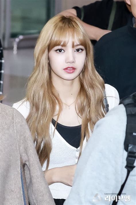 BLACKPINK Lisa 181010 Gimpo Airport from Japan Blackpink 리사 블랙핑크 리사