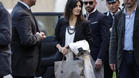 Roma Processo Raggi Assolta La Sindaca Dall Accusa Di Falso