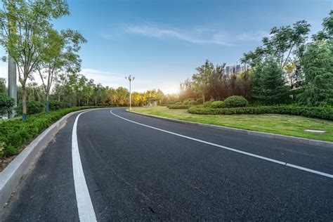 Premium Photo Urban Roads And Green Belts