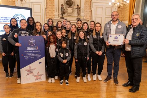 Remise du label jeunes FFF bronze féminin Arcade Foot Pays Lunetier