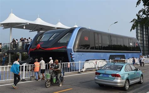 Chinas ‘transit Elevated Bus Drives Above Traffic Jams Amusing Planet