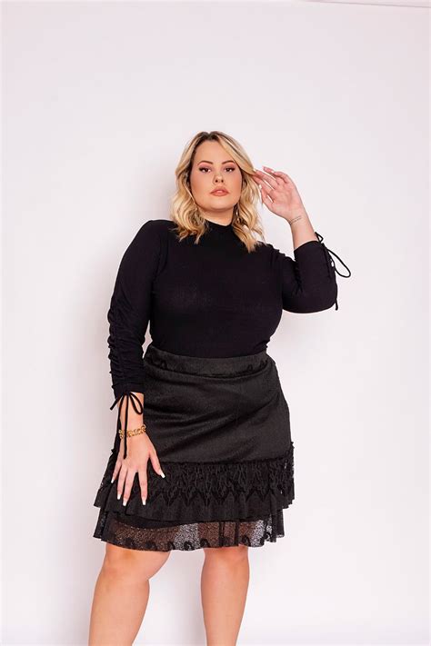 Saia Barra Em Renda Plus Size