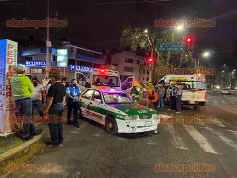 Chocan taxi y ambulancia en Ruiz Cortines Galería alcalorpolitico