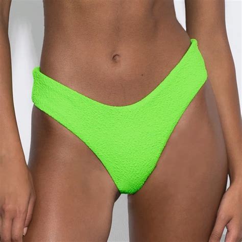 7 Hot Sexy Carolyn Mara Bikini Pics