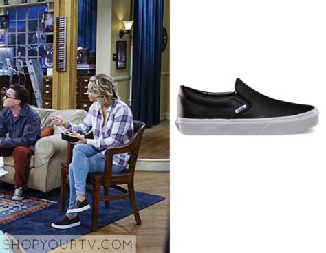 Big Bang Theory Season 9 Episode 9 Pennys Black Slip On Shoes Shop Your Tv