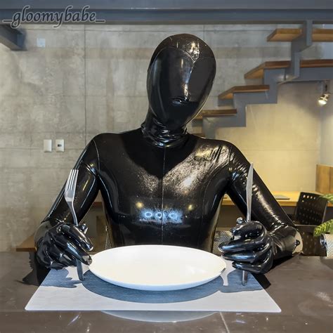 Gloomy Babe Kinky Friends M Xico