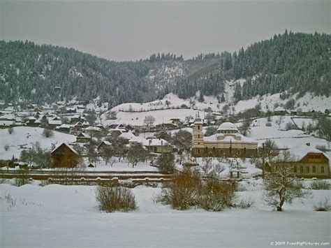 Winter Village – FREEBigPictures.com