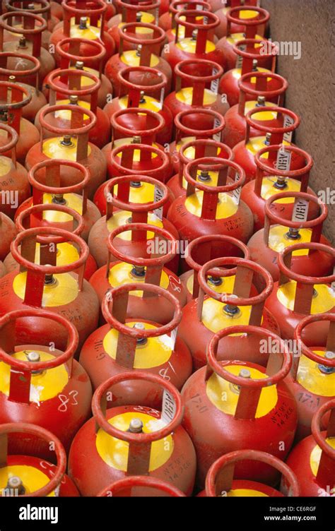 Gas Cylinders Gas Cylinder Hi Res Stock Photography And Images Alamy