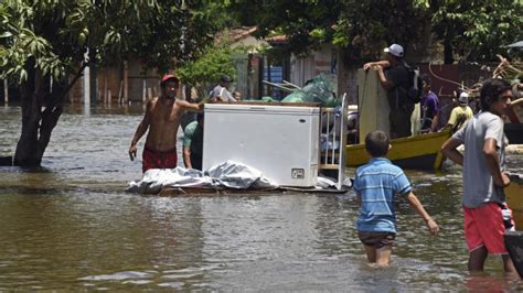 Más De 100 000 Evacuados Por Inundaciones En Paraguay Y Uruguay Hispantv