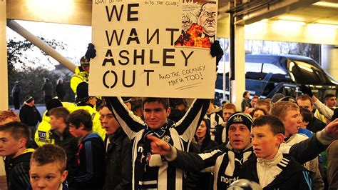 Newcastle fans protest - Eurosport