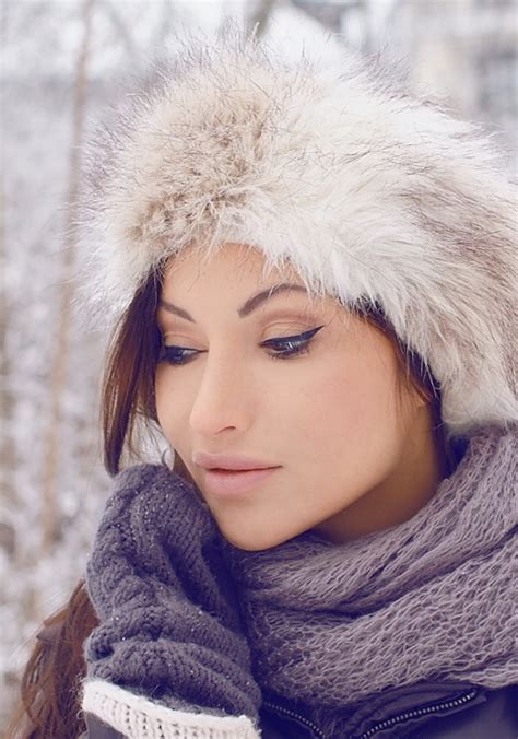 Winter Beauty. Must get a head scarf.