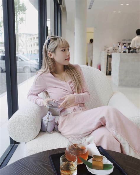 紀卜心さんのインスタグラム写真 紀卜心Instagram Coffee time outfits Top scheming