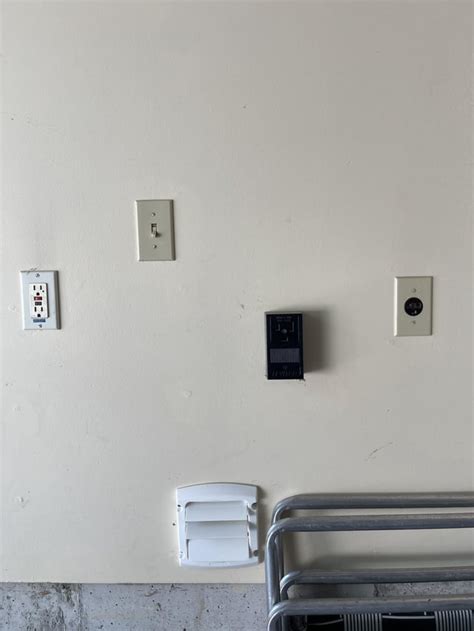 Replacing 1960s Electrical Panel Relectricians