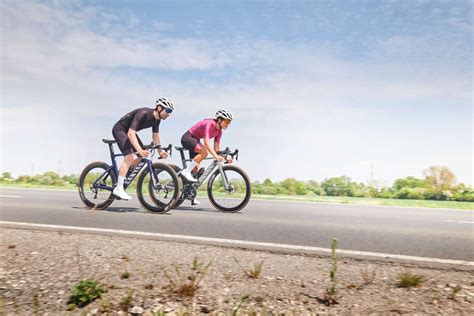 Canyon dévoile sa gamme Aeroad 2022 Matos vélo actualités vélo de