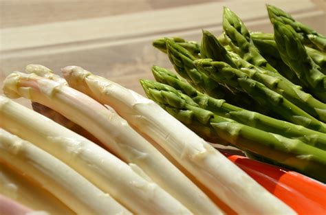 Het Is Lente Tijd Voor Asperge Weetjes In Nederland