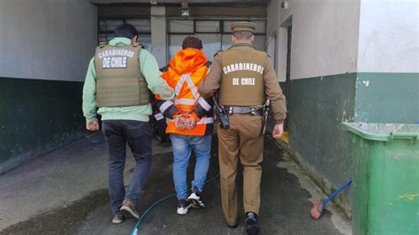 Carabineros detiene a dos prófugos uno tenía 3 órdenes de captura