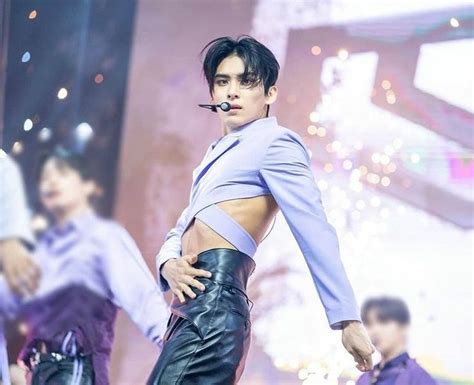 Yootaeyang 유태양 SF9 teardrop Chicos coreanos Fotografía de cuerpo