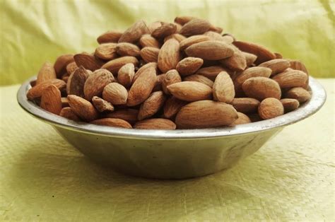 Kashmiri Almond Nut At Rs Kg Badam Nuts In Jodhpur Id