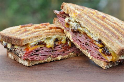 Pastrami Bacon Jam Sandwichmitcheddar Ricette