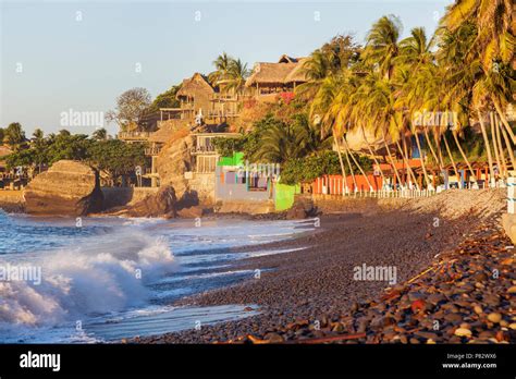 El Tunco Beach in Salvador. El Tunco, El Salvador Stock Photo - Alamy