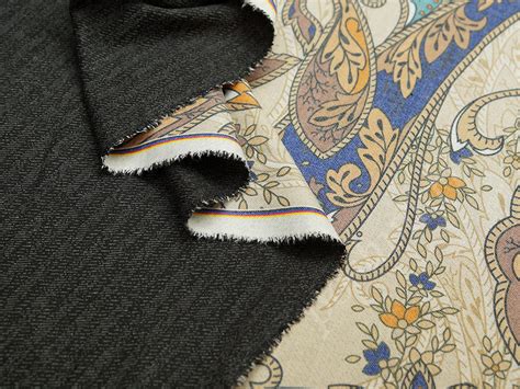 Двухсторонний трикотаж с рисунком пейсли, на бежевом фоне - купить ...