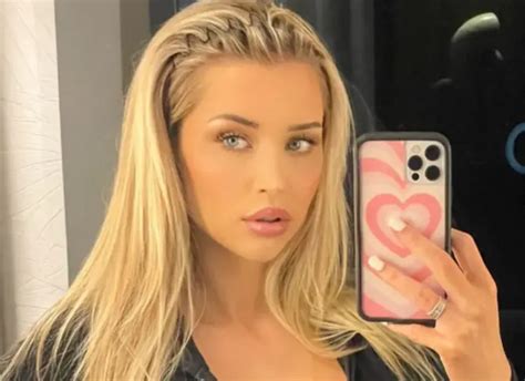 Hockey Goalie Mikayla Demaiter Goes Braless In Sexy Mirror Selfies While Showing Booty In A